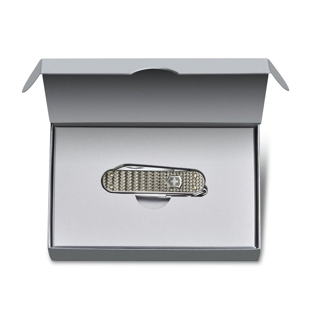 Navaja Victorinox Classic SD Alox 58 mm plateada, 5 funciones, acabado eloxado