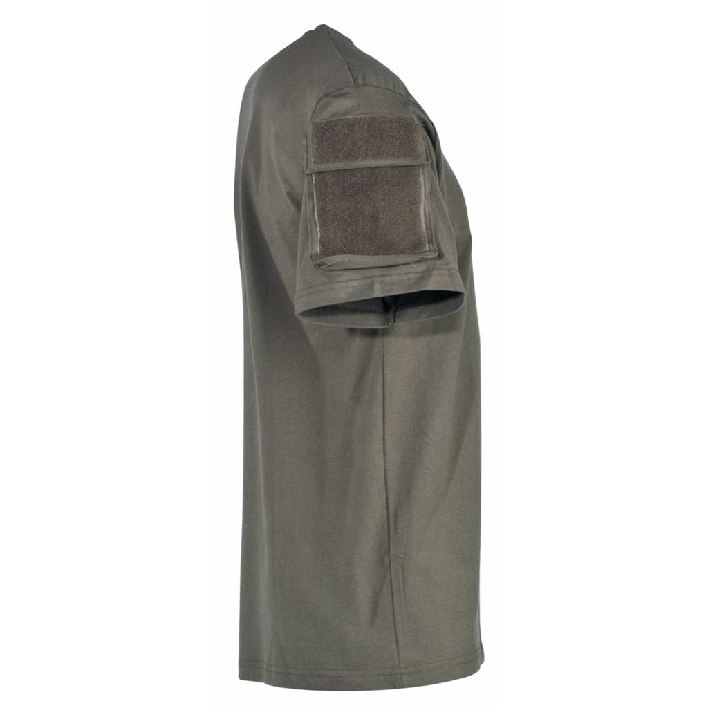 Camiseta táctica verde con bolsillo en la manga y panel VELCRO para parches, 100% algodon
