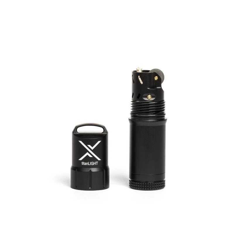 Encendedor titanLIGHT™ negro resistente al agua, cuerpo de aluminio, 86×25 mm