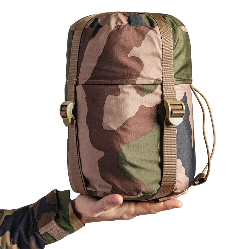 Parka FIGHTER XMF 200 hardshell CCE, aislada con membrana, alta resistencia y confort