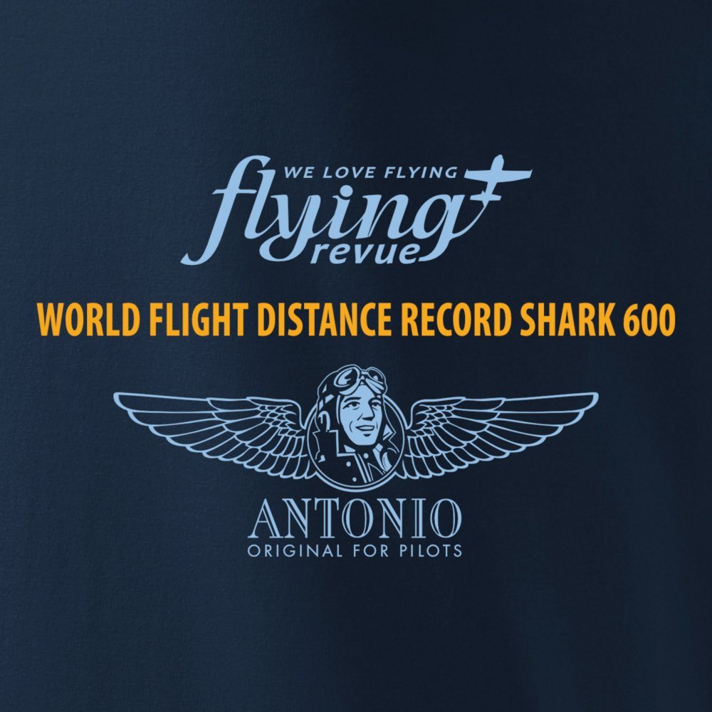 Camiseta azul relacionada con intento de récord de distancia en ultraligero, colaboración FLYING REVUE, gramaje 200 g/m²