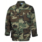 Blusa tipo BDU US en camuflaje Woodland confeccionada en algodón rip-stop