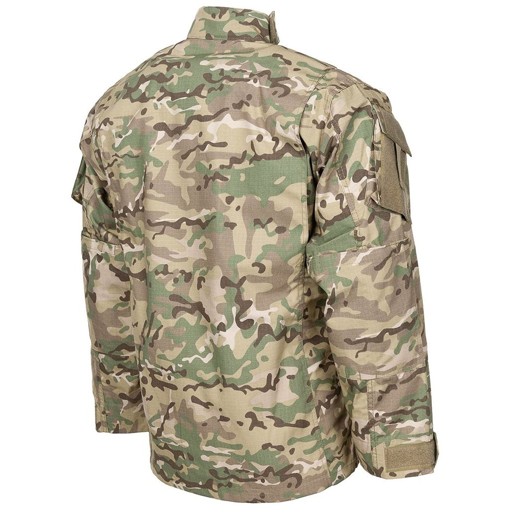 Blusa estilo ACU rip-stop usada por el US Army