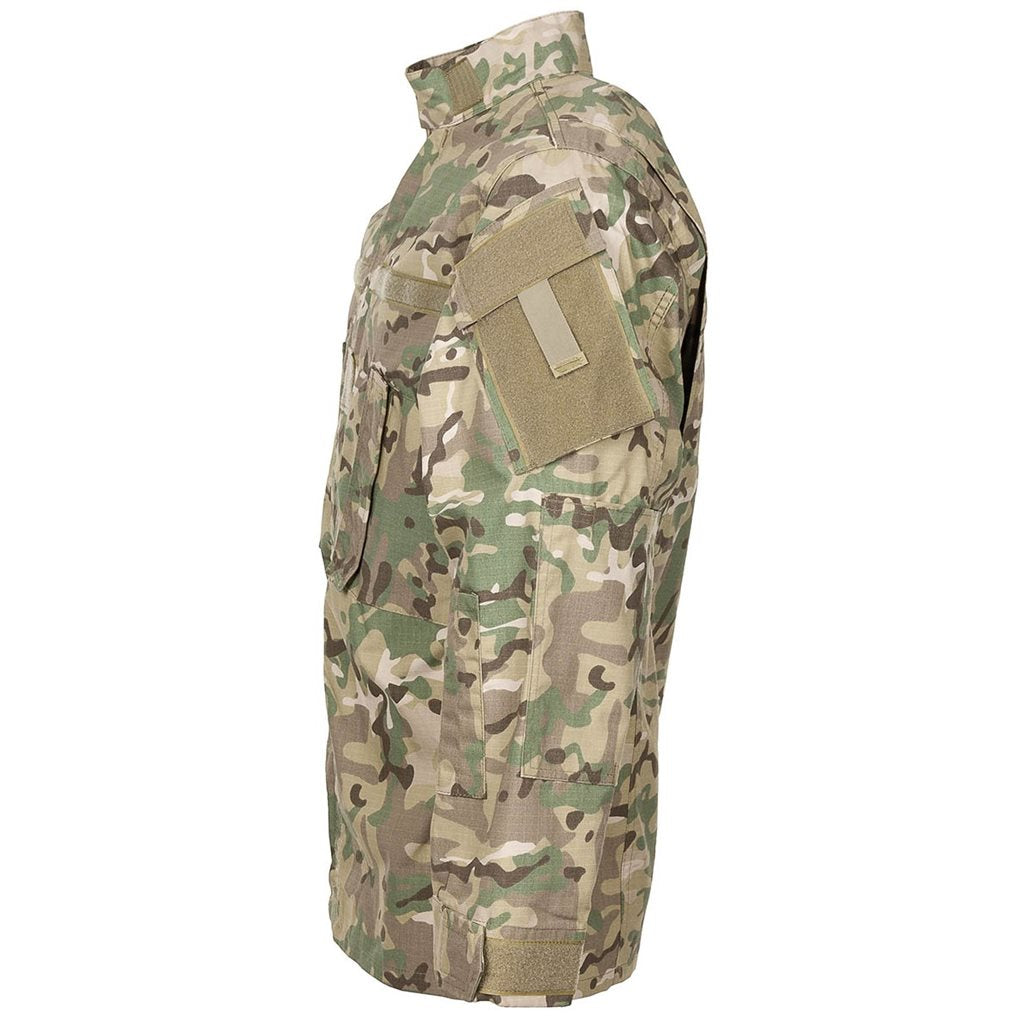 Blusa estilo ACU rip-stop usada por el US Army