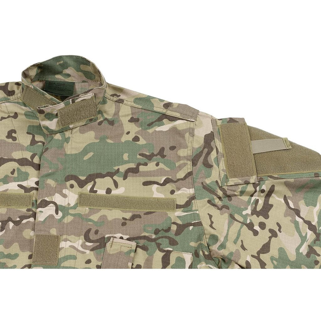 Blusa estilo ACU rip-stop usada por el US Army