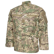 Blusa estilo ACU rip-stop usada por el US Army