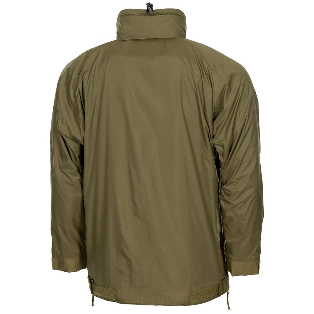Bunda GB Thermal ligera verde, vista frontal con capucha guardada en el cuello y bolsillos frontales