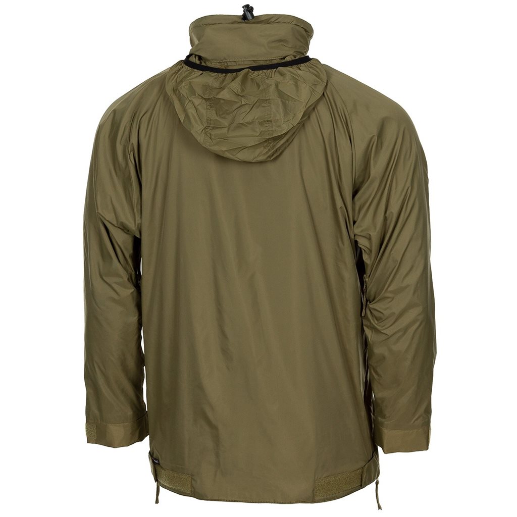 Bunda GB Thermal ligera verde, vista frontal con capucha guardada en el cuello y bolsillos frontales
