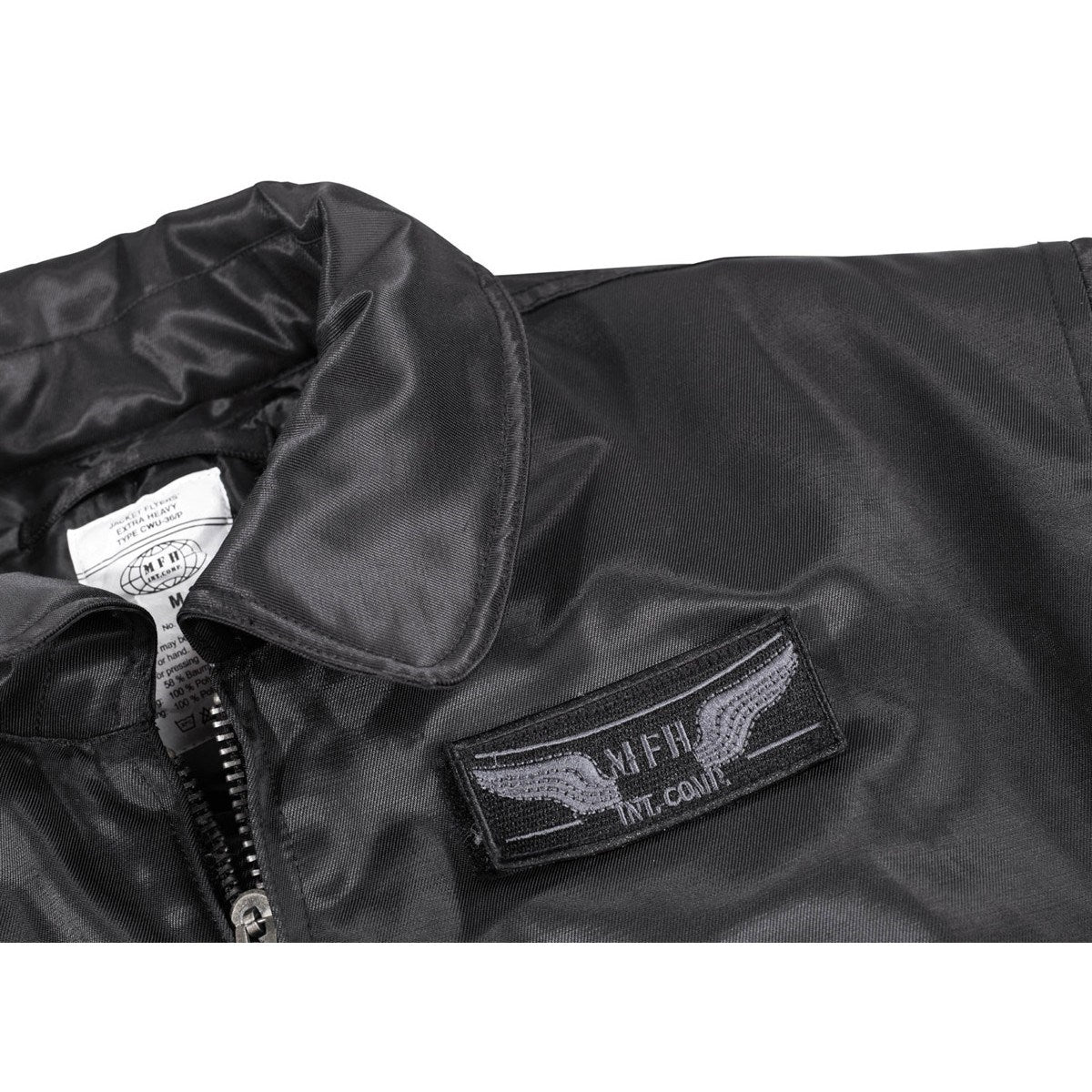 Chaqueta CWU negra en material resistente, repelente al agua y resistente al viento