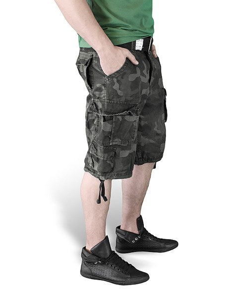Pantalones cortos DIVISION negros con múltiples bolsillos y cinturón incluido