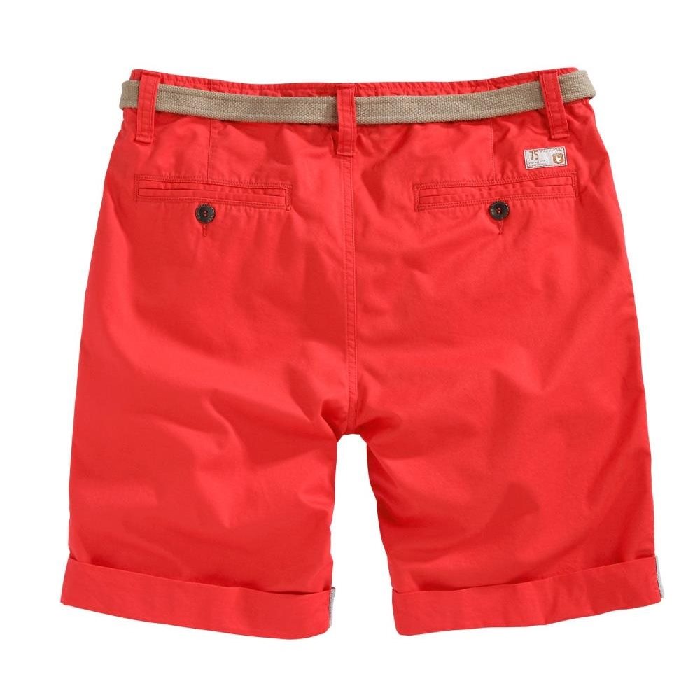 Pantalones cortos XYLONTUM Chino rojos, ligeros, inspirados en uniformes militares s. XIX, con cinturón contrastante.