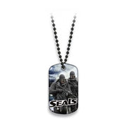Placa identificativa SEALS de plástico con impresión y cadena de bolitas negra 50x28 mm