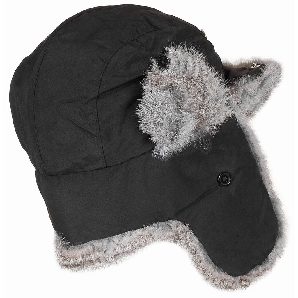 Gorro con orejeras (beranice) de piel de conejo negra