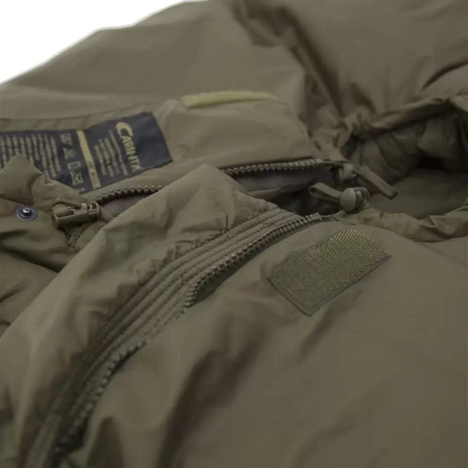 Saco de dormir DEFENCE 6 verde, tipo momia, usado por unidades de la OTAN en condiciones árticas