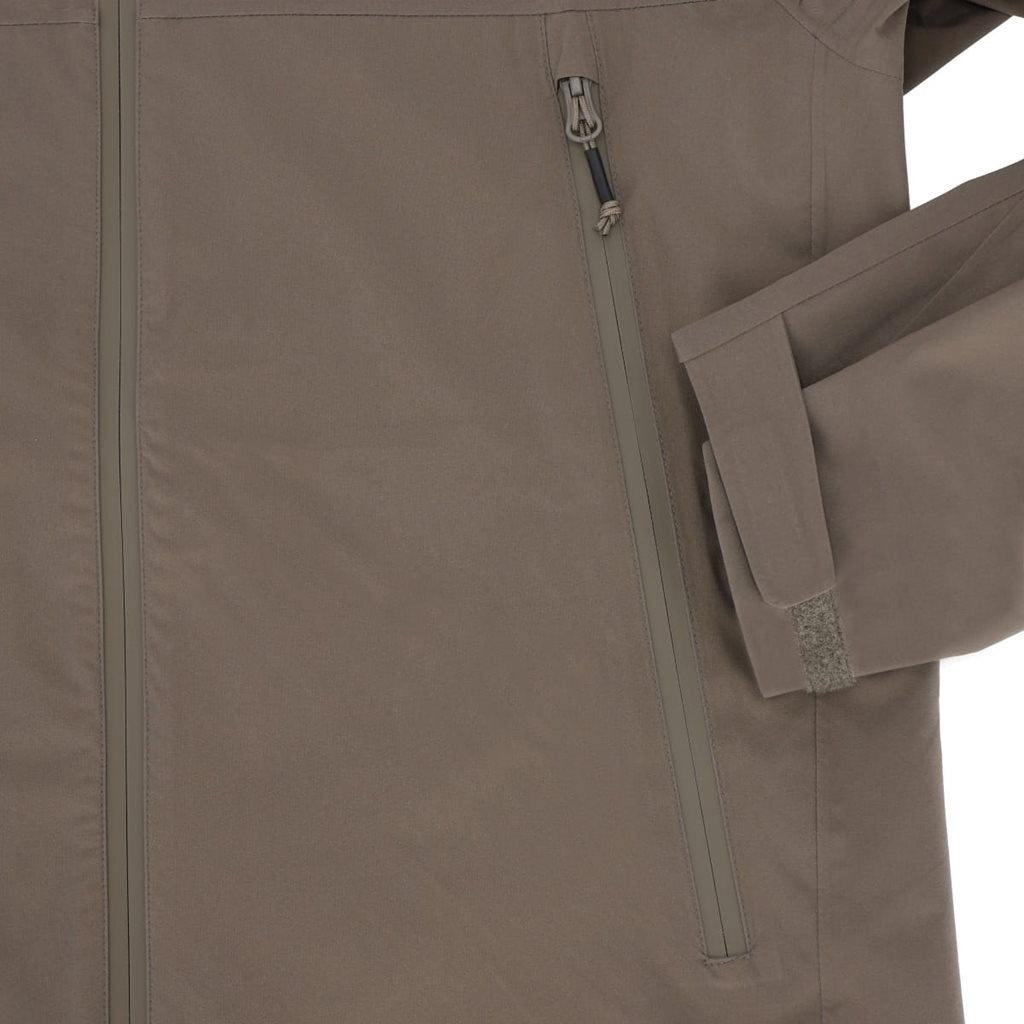 Chaqueta impermeable ALPHA verde con cierres YKK, vista frontal