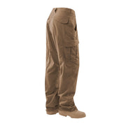 Pantalones 24-7 ASCENT micro rip-stop COYOTE, 65% poliéster/35% algodón, acabado repelente al agua