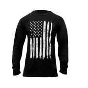 Camiseta negra de manga larga con la bandera de Estados Unidos en el pecho y en la manga