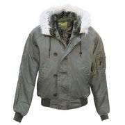 Chaqueta piloto Aljaška N-2B VAGE con capucha ZEENÁ, vista frontal del modelo