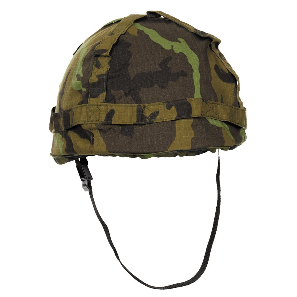 Casco infantil de plástico con cobertura de tela camuflaje CZ 95