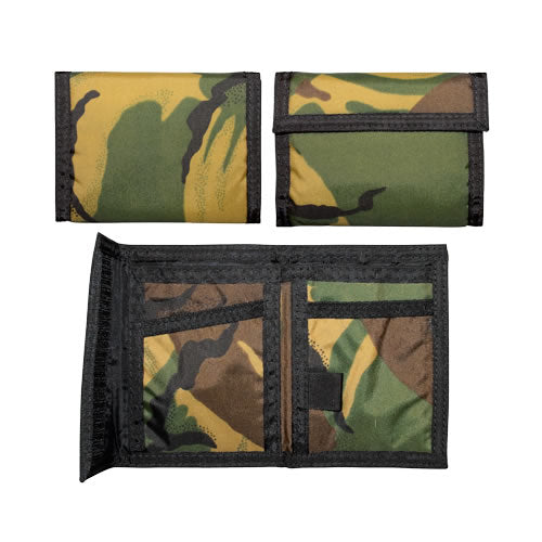 Billetera nylon camuflaje WOODLAND, 5 bolsillos, cierre velcro, 22 x 12 cm abierta