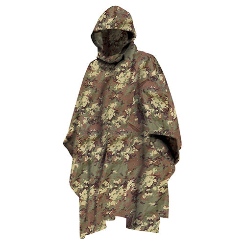 Poncho US rip-stop verde desplegado junto a su bolsa de transporte, tamaño 210 x 150 cm