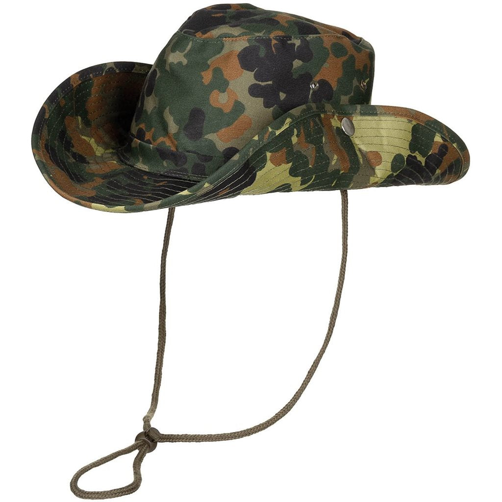 Sombrero Bush FLECKTARN en camuflaje flecktarn, detalle de la visera y presillas