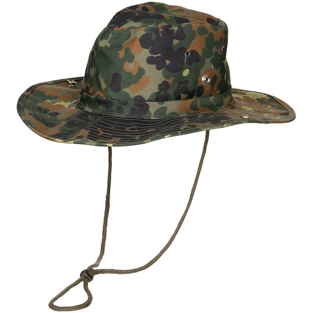 Sombrero Bush FLECKTARN en camuflaje flecktarn, detalle de la visera y presillas