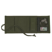 Set de costura en estuche verde con tijeras, hilo y alfileres