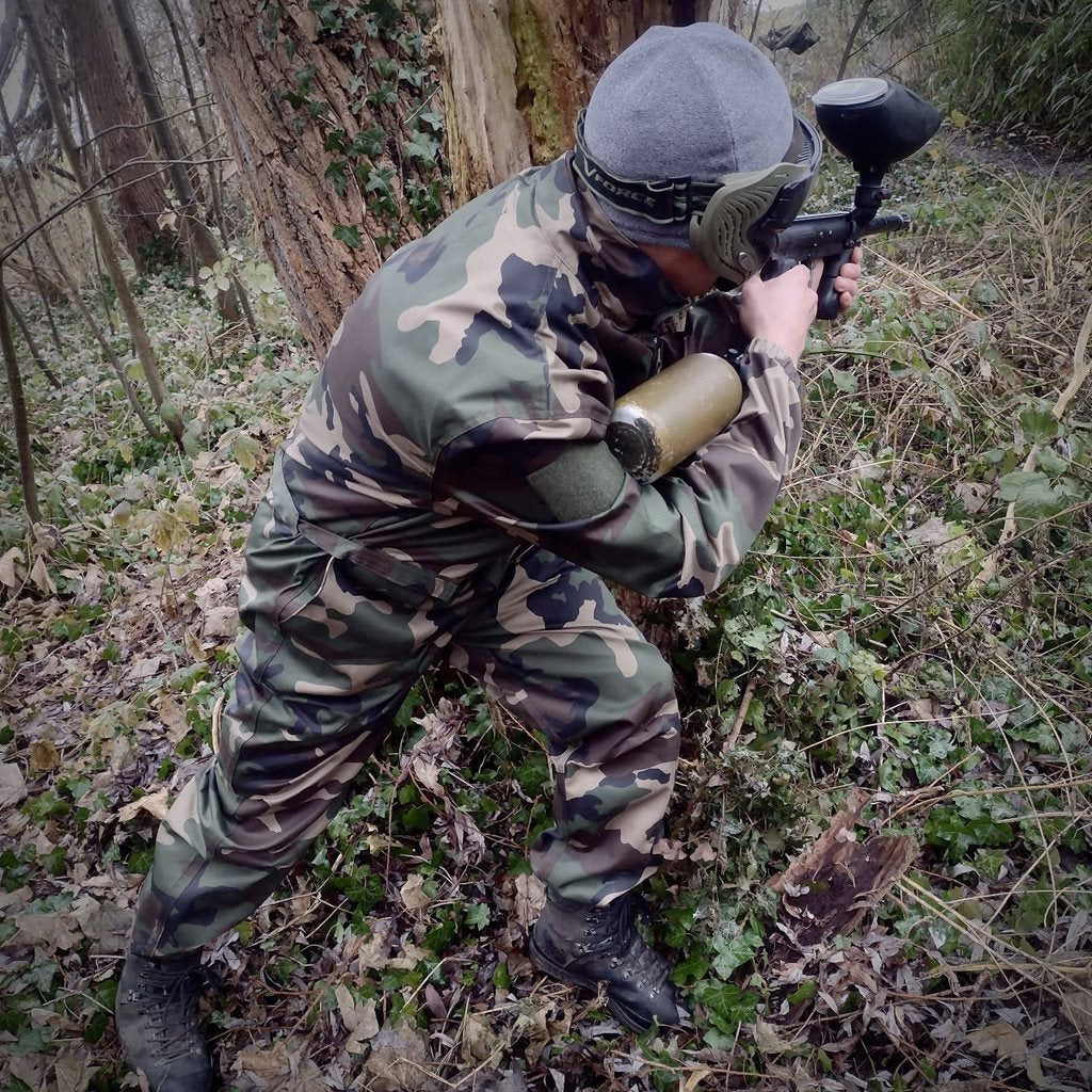 Mono Paintball Woodland - protección para paintball y airsoft