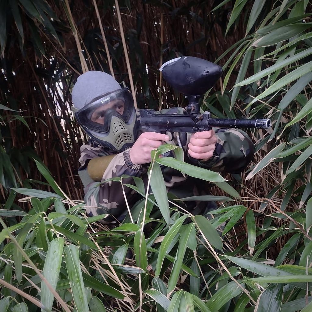 Mono Paintball Woodland - protección para paintball y airsoft