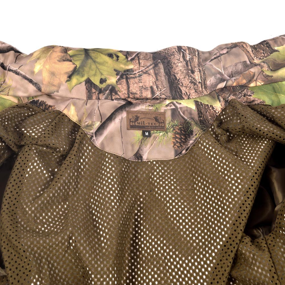 Chaqueta de caza HUNTER WILDTREE CAMO en camuflaje, vista frontal con capucha y bolsillos