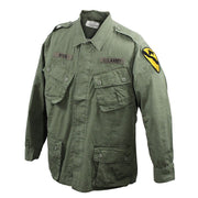 Blusa M64 Vietnam verde con bolsillos inclinados — reproducción ligera en 100% algodón prelavado