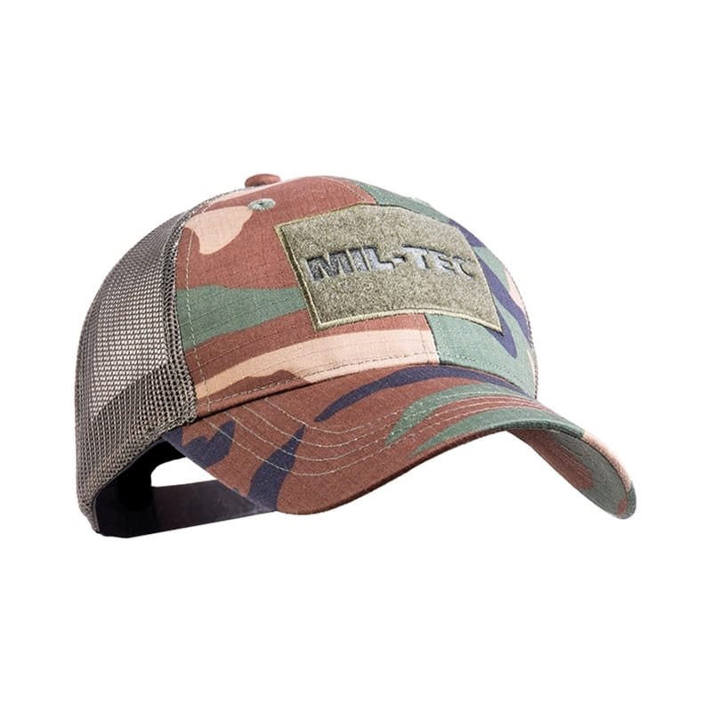 Gorra baseball Trucker verde con malla trasera, correa plástica ajustable y panel de velcro para parches