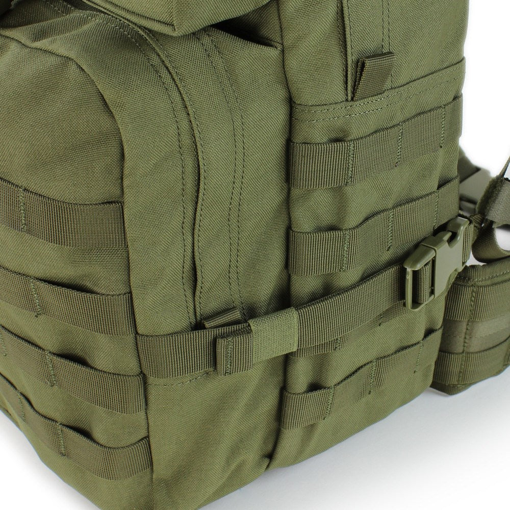Mochila MOLLE Asalto Mediana Verde 35 L, correas acolchadas, hebillas fastex y anillas para equipo