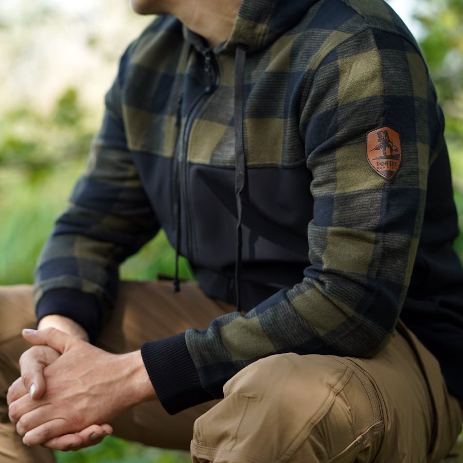 Sudadera LUMBERSHELL FOSTEX verde y negra con cremallera y detalles softshell