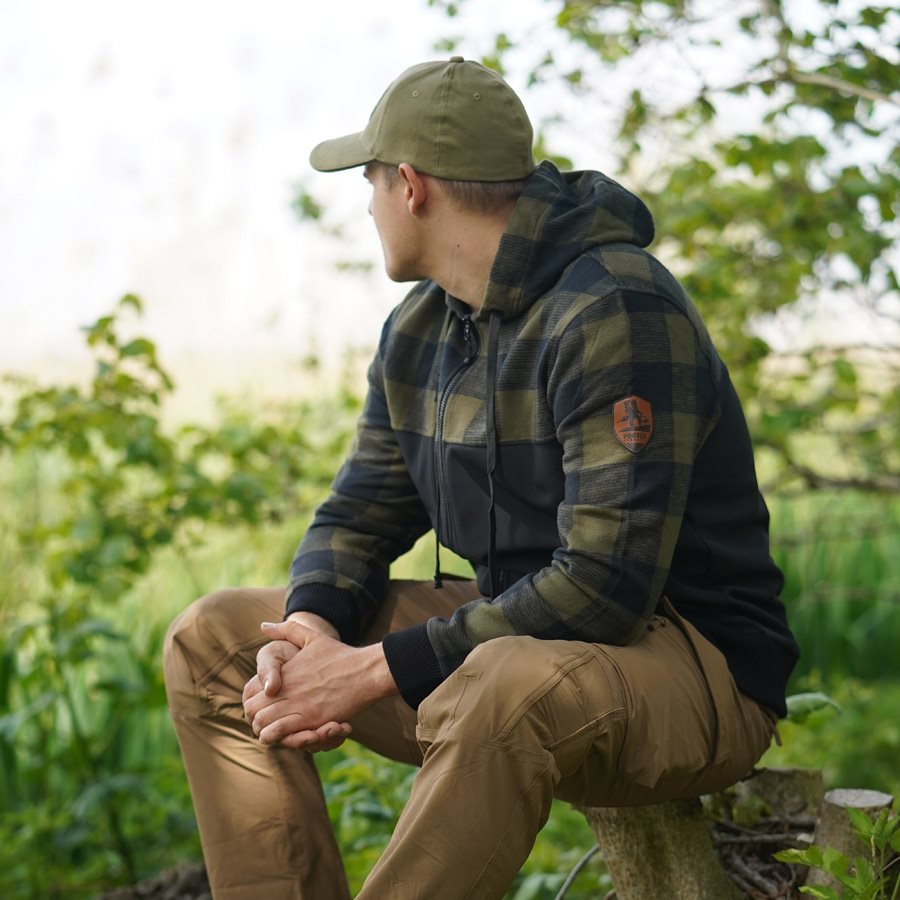 Sudadera LUMBERSHELL FOSTEX verde y negra con cremallera y detalles softshell