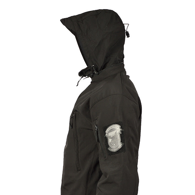 Chaqueta softshell TACTICAL 101 INC negra con bolsillos en mangas y paneles velcro