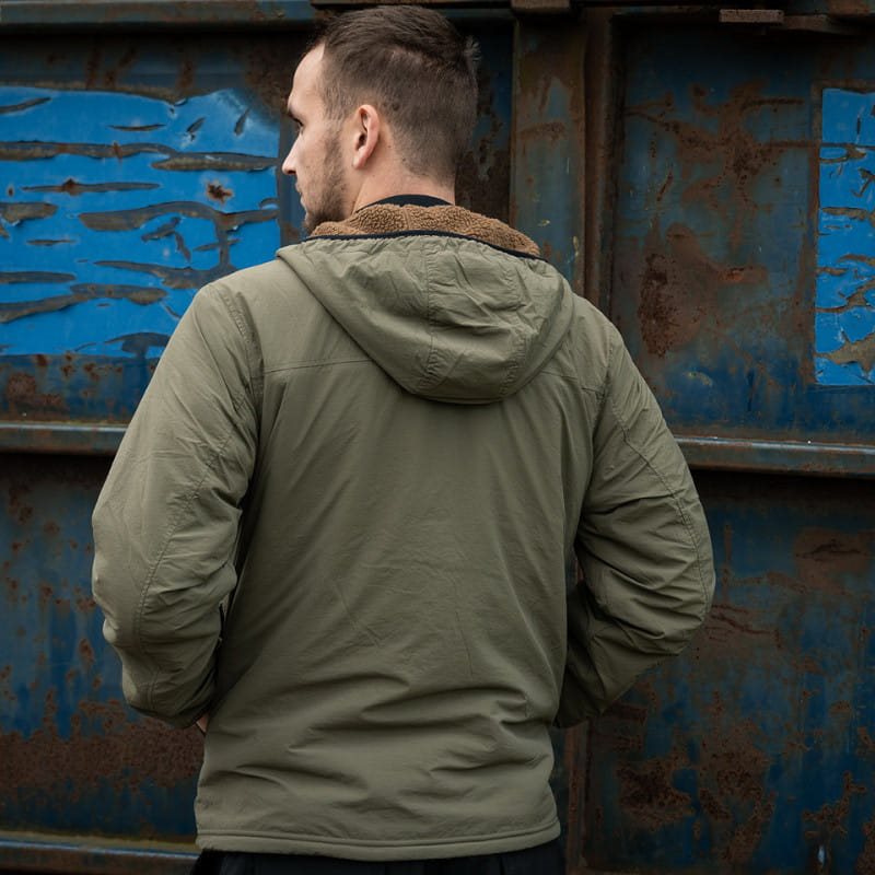 Chaqueta reversible softshell impermeable y sherpa con capucha ajustable coyote/verde