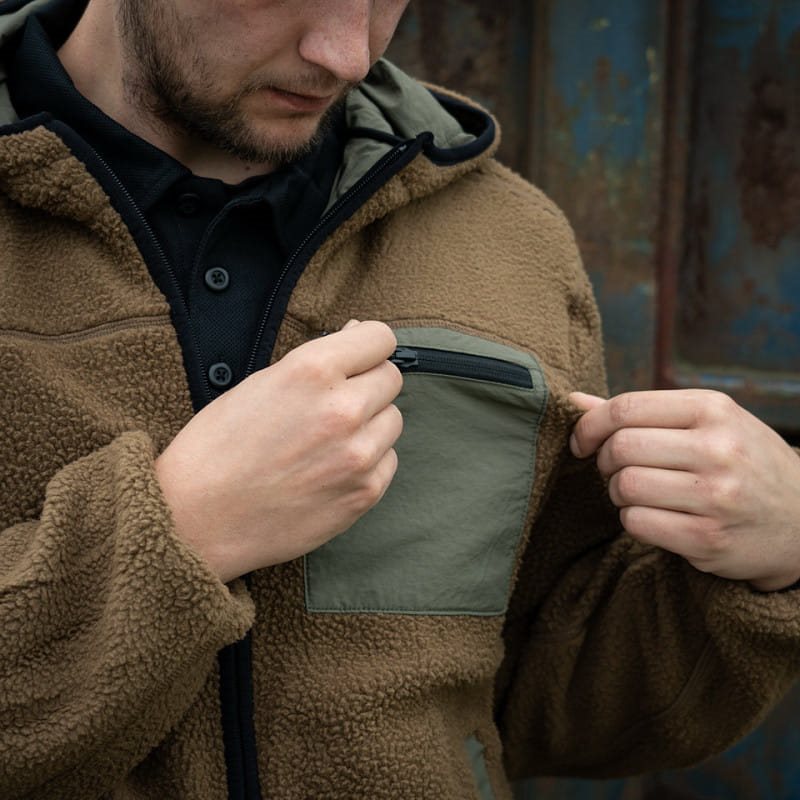 Chaqueta reversible softshell impermeable y sherpa con capucha ajustable coyote/verde