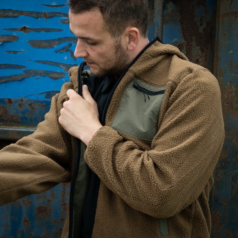 Chaqueta reversible softshell impermeable y sherpa con capucha ajustable coyote/verde