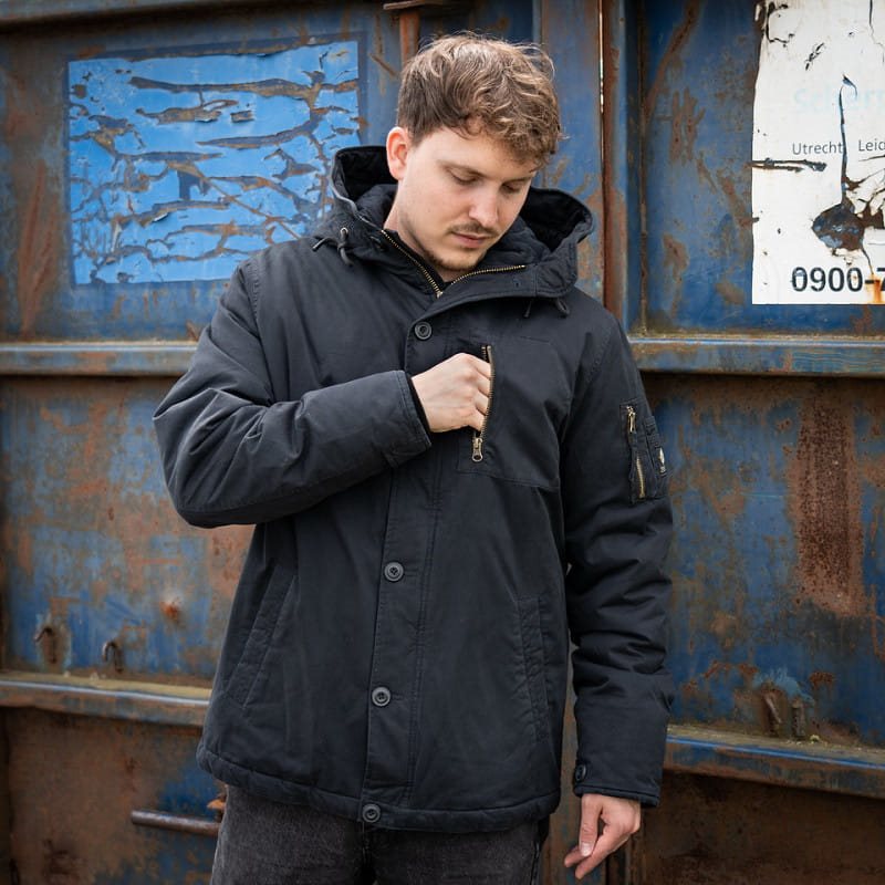 Parka Commander Army negra, vista frontal, algodón con efecto lavado