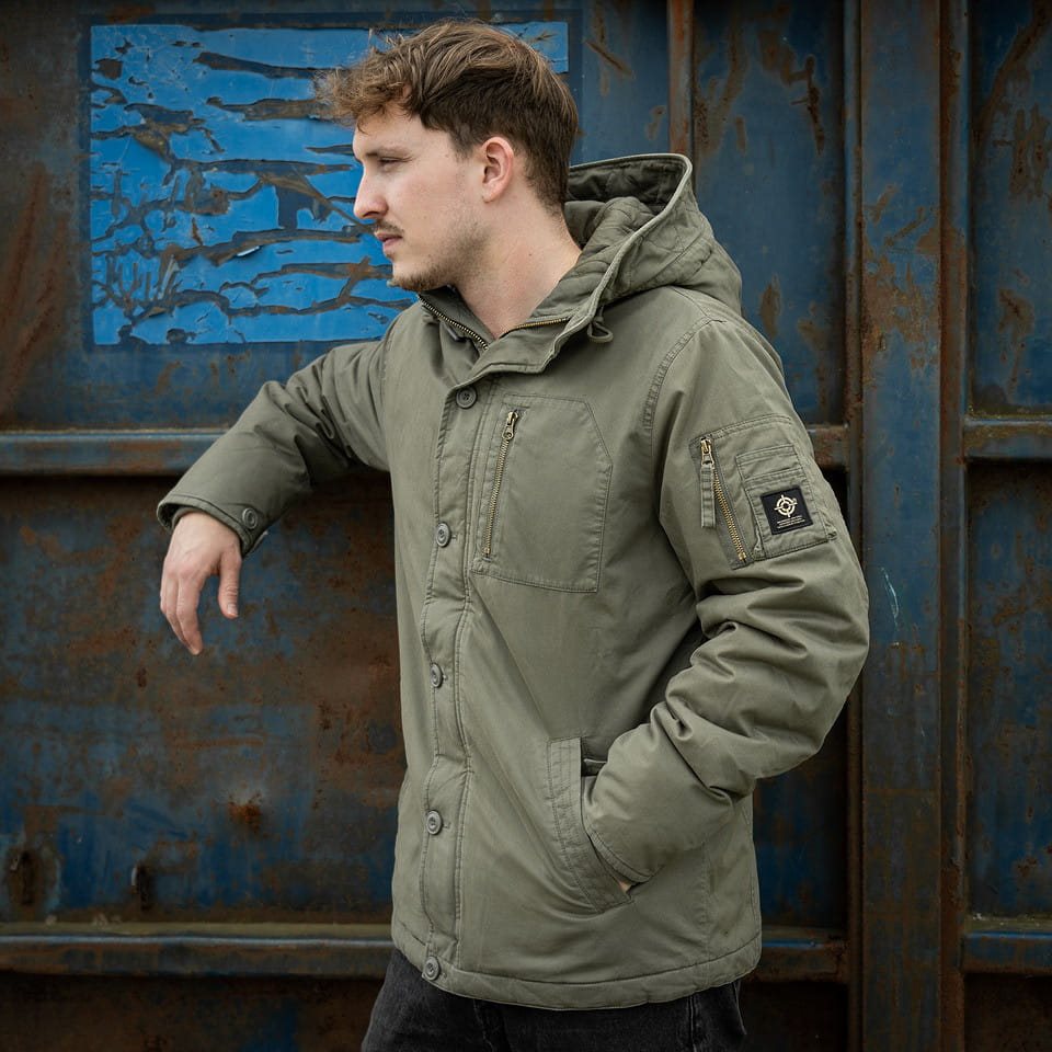 Parka Commander Army verde, parka cálida de algodón con acabado lavado vista frontal