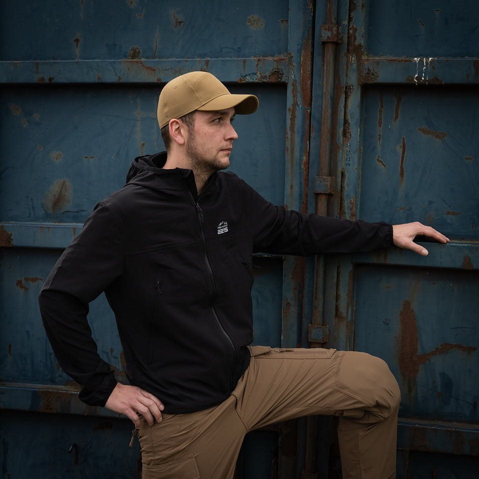 Chaqueta TRAIL softshell negra