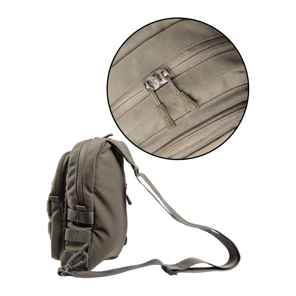 Mochila Crossbody verde con MOLLE, fabricada en poliéster 700D