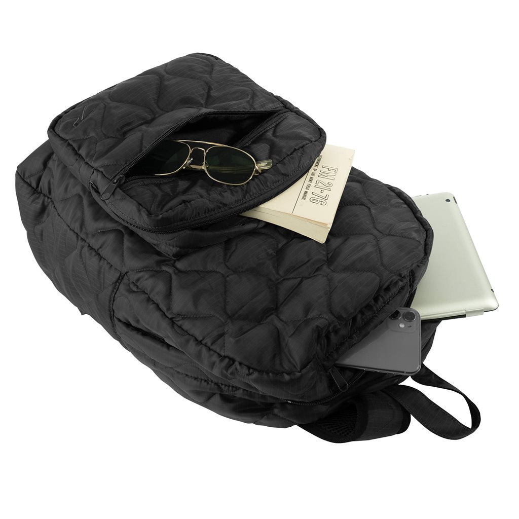 Mochila Woobie negra compacta vista frontal