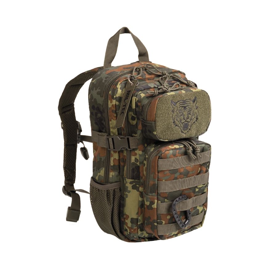 Mochila infantil US Assault Woodland aprox. 14 L, poliester con recubrimiento PVC, espalda acolchada