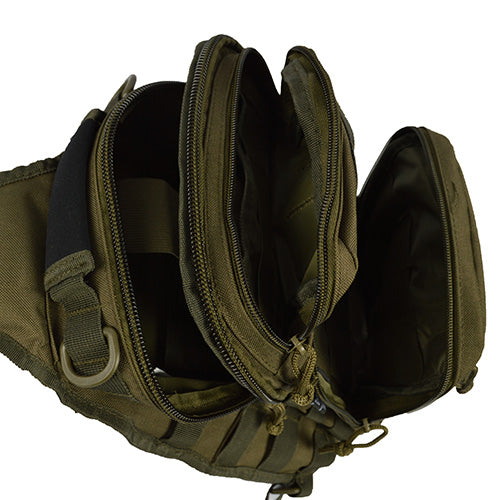 Mochila táctica ASSAULT pequeña verde con sistema MOLLE y correa acolchada para llevar en un hombro