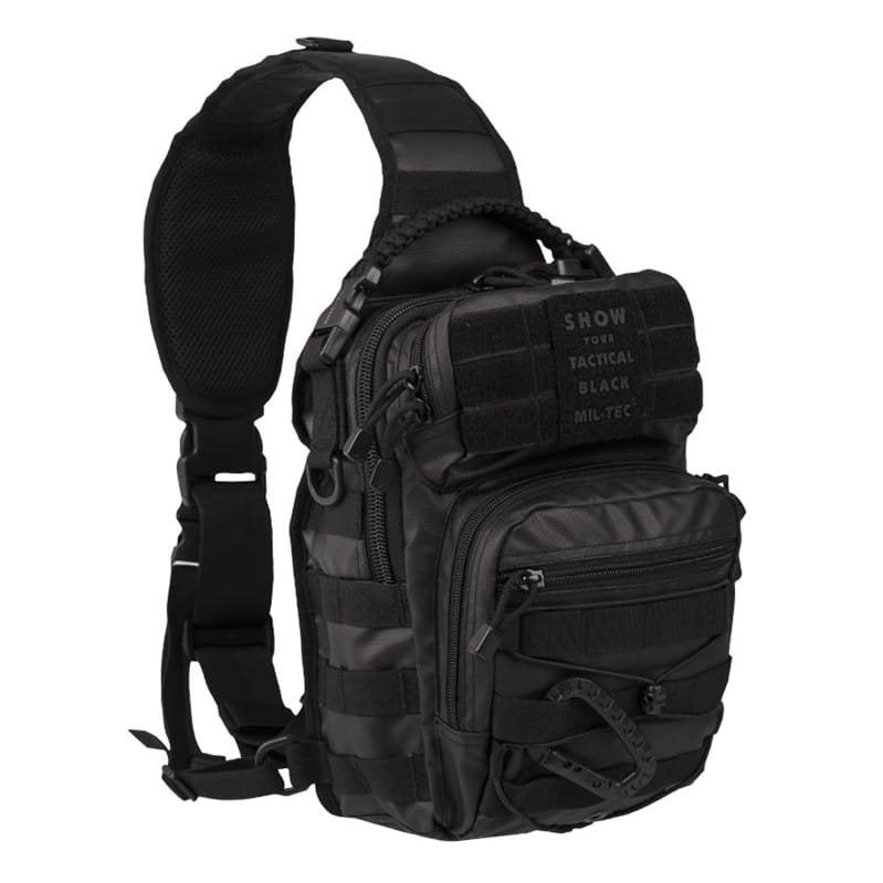 Mochila ASSAULT pequeña negra con un tirante y sistema MOLLE
