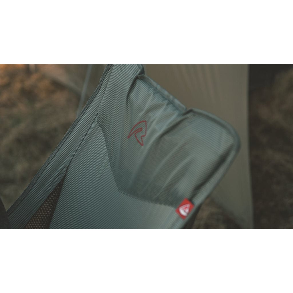 Silla plegable OBSERVER gris con respaldo de malla y armazón de aluminio