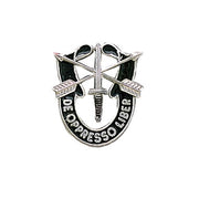 Insignia con emblema 'SPECIAL FORCES CREST'.